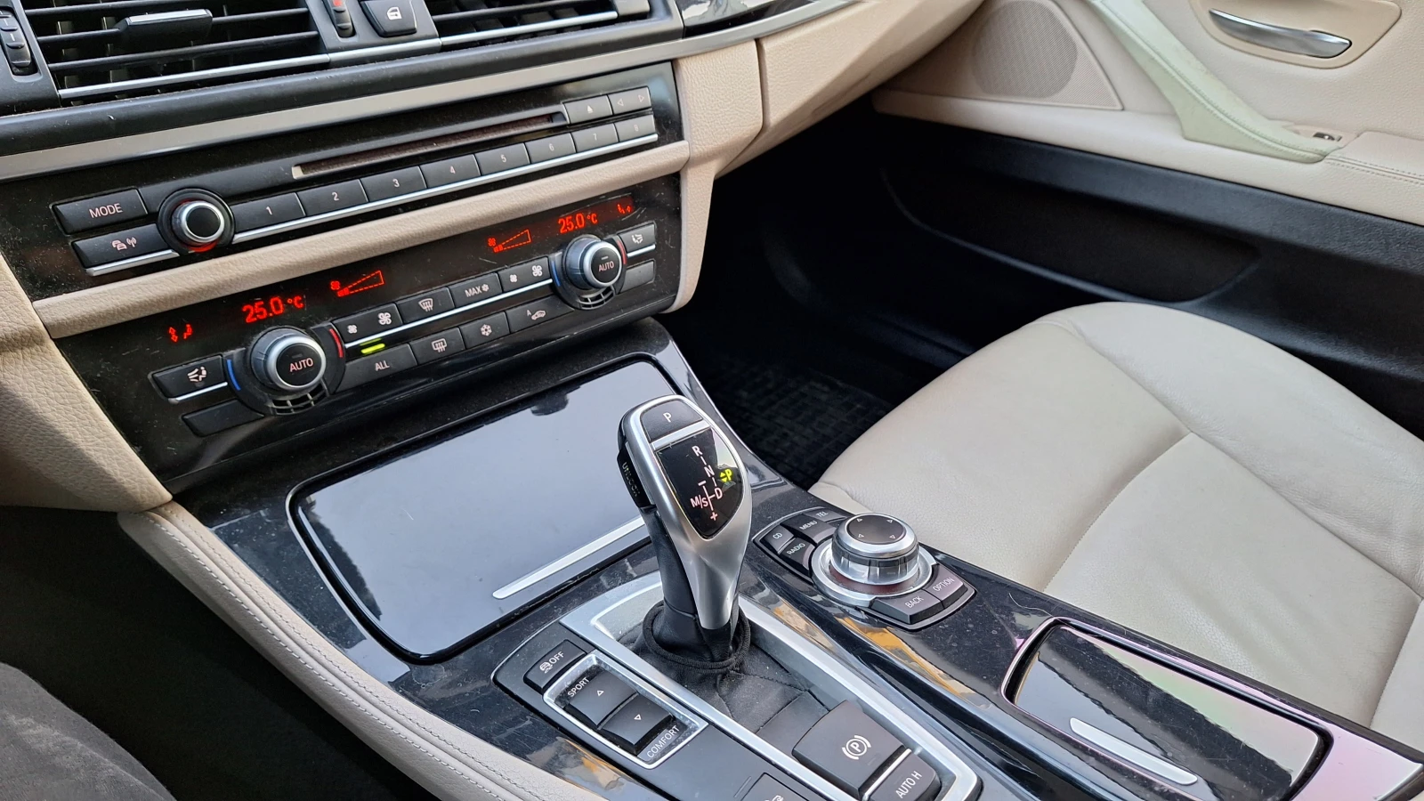 BMW 525 D Xdrive ПАНОРАМА, снимка 9 - Автомобили и джипове - 54427570