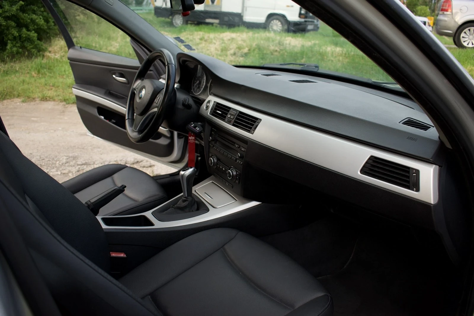 BMW 320, снимка 5 - Автомобили и джипове - 54703521