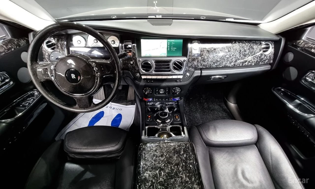 Rolls-Royce Ghost 6.6* V12* MANSORY* CUSTOM* ОБДУХ* ПАНО* 360, снимка 11 - Автомобили и джипове - 54740840