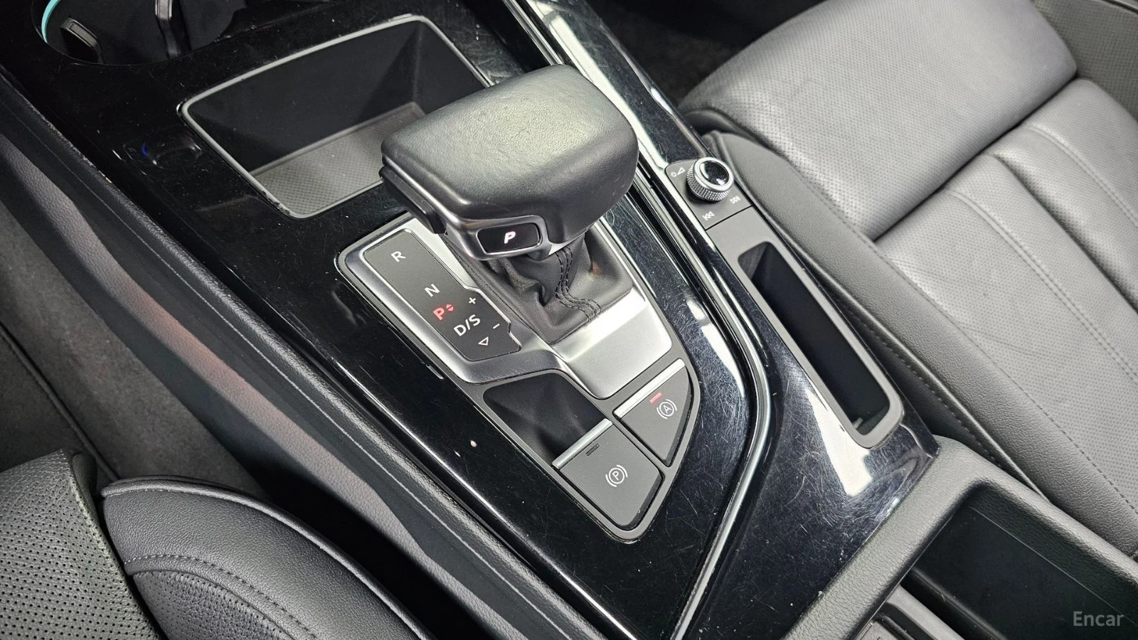 Audi A4 40 TFSI PREMIUM* HUD* КОЖА* ОБДУХВ* НАВИ* ПАНО, снимка 7 - Автомобили и джипове - 55480989