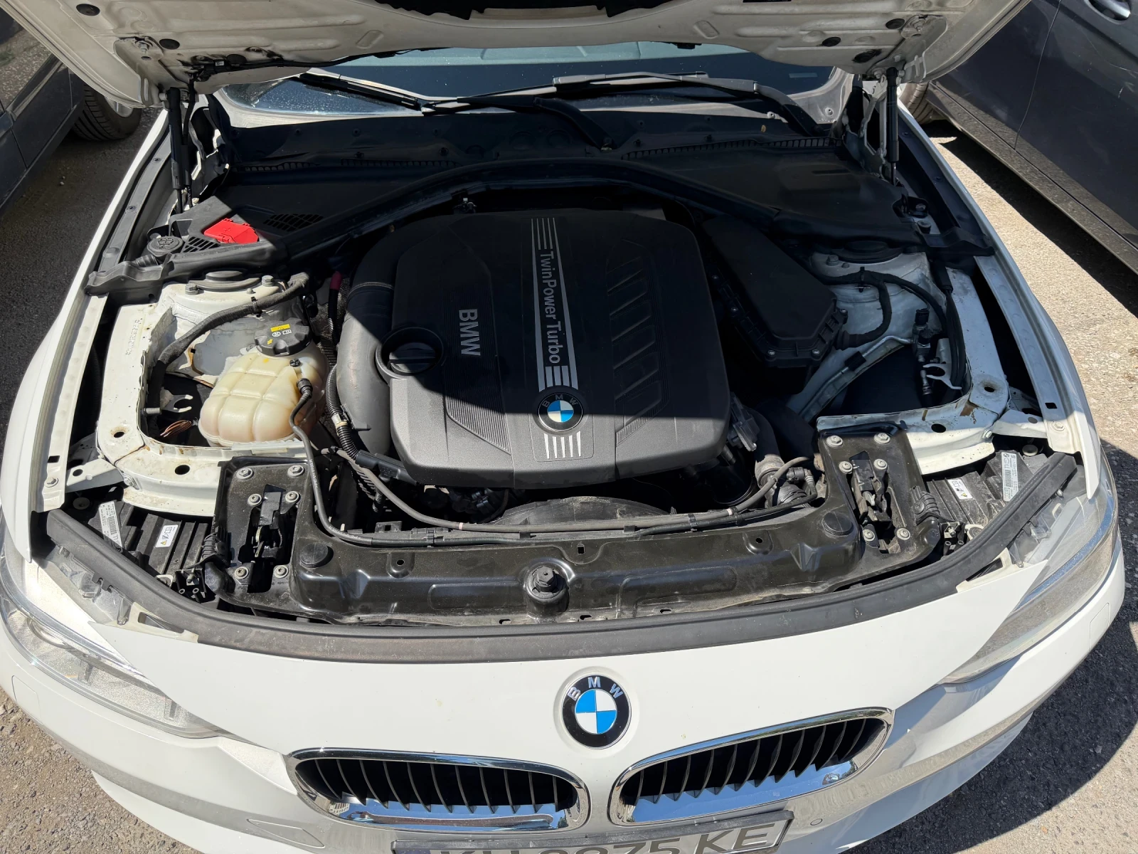 BMW 330 Xdrive F30, снимка 16 - Автомобили и джипове - 55513414