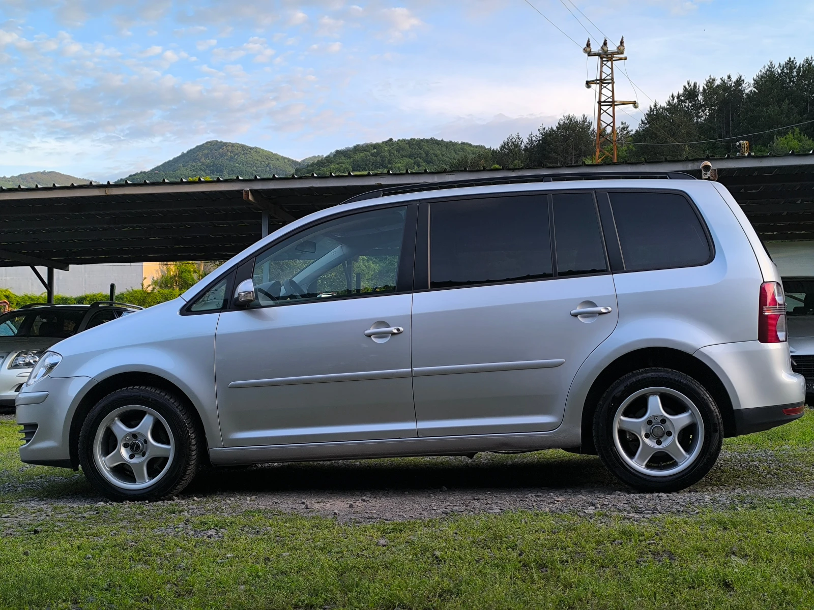 VW Touran FACE LIFT-1.9TDI-105кс-6 скорости-КЛИМАТРОНИК-, снимка 6 - Автомобили и джипове - 55588791