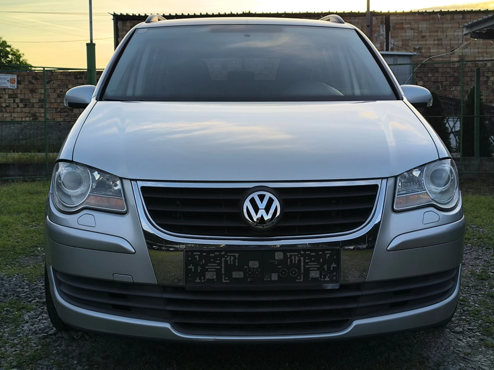 VW Touran FACE LIFT-1.9TDI-105кс-6 скорости-КЛИМАТРОНИК-, снимка 8 - Автомобили и джипове - 55588791