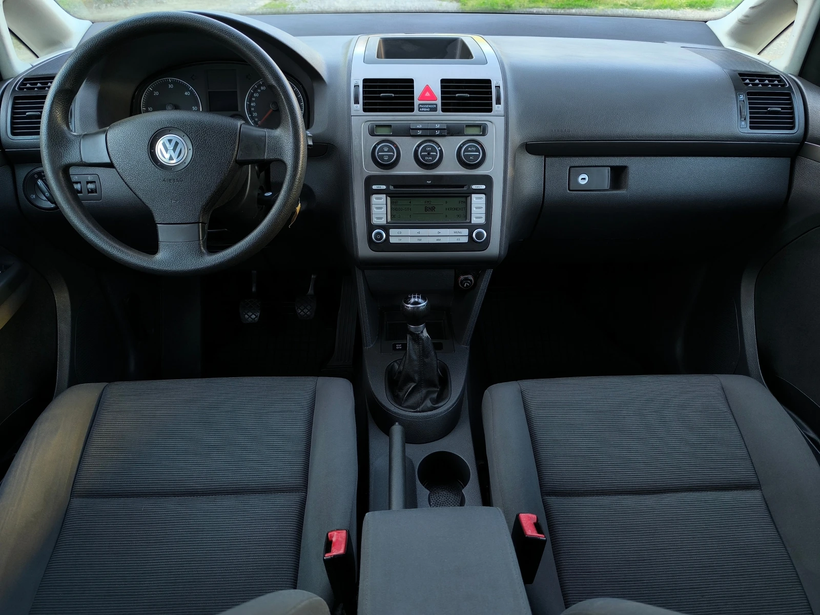 VW Touran FACE LIFT-1.9TDI-105кс-6 скорости-КЛИМАТРОНИК-, снимка 13 - Автомобили и джипове - 55588791