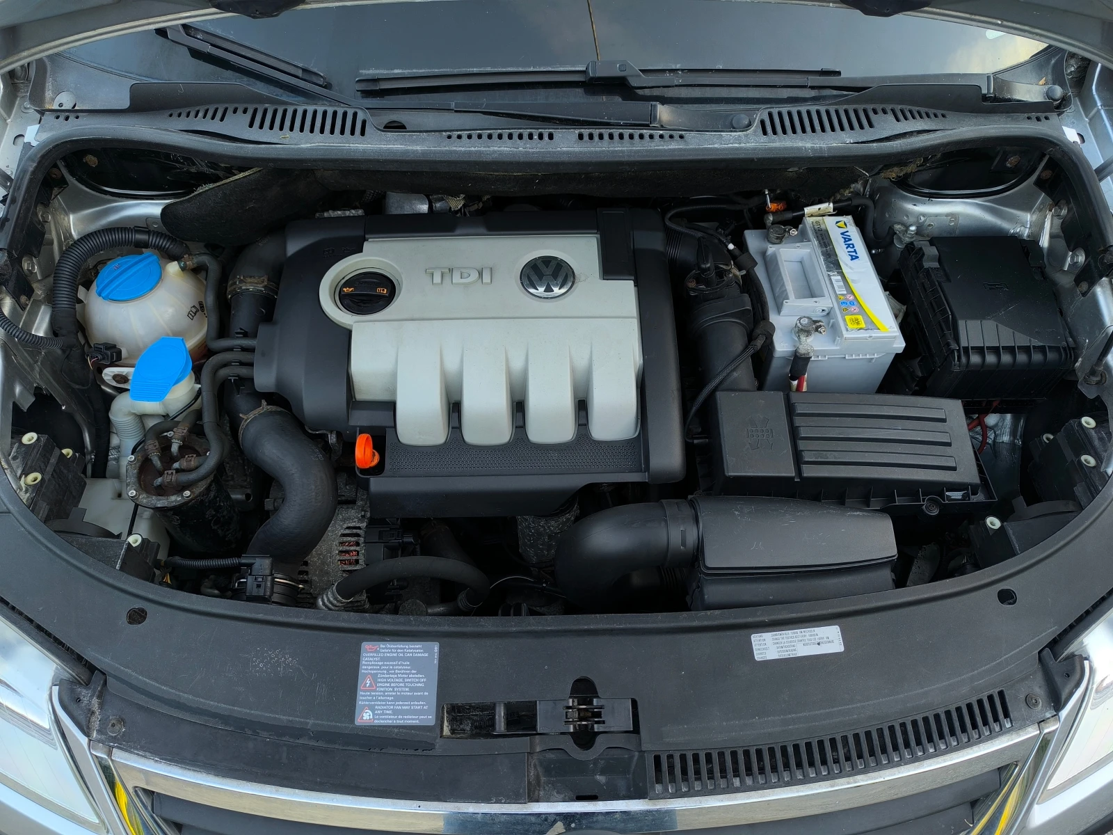 VW Touran FACE LIFT-1.9TDI-105кс-6 скорости-КЛИМАТРОНИК-, снимка 16 - Автомобили и джипове - 55588791