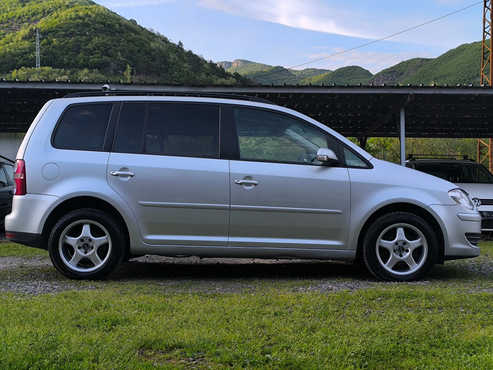 VW Touran FACE LIFT-1.9TDI-105кс-6 скорости-КЛИМАТРОНИК-, снимка 2 - Автомобили и джипове - 55588791