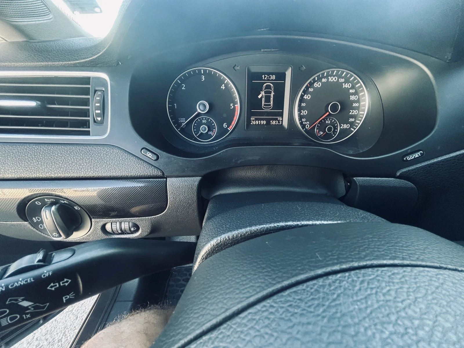 VW Jetta, снимка 11 - Автомобили и джипове - 56394990