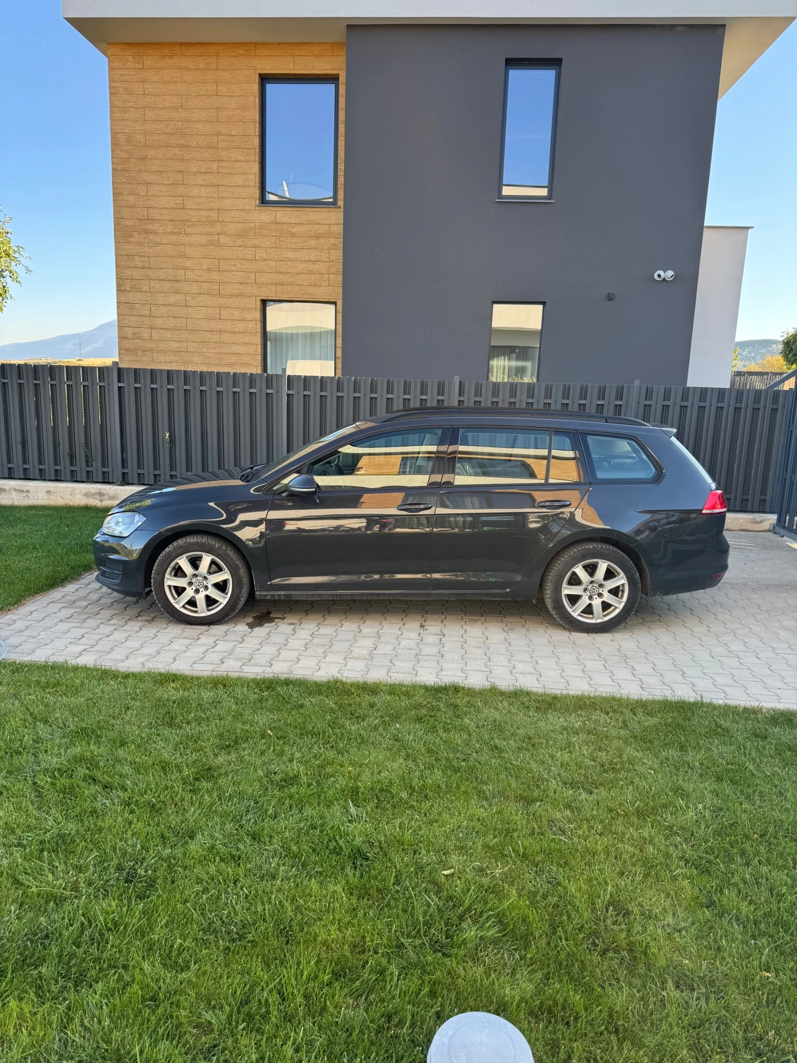 VW Golf 1.6 TDI, снимка 5 - Автомобили и джипове - 56645663