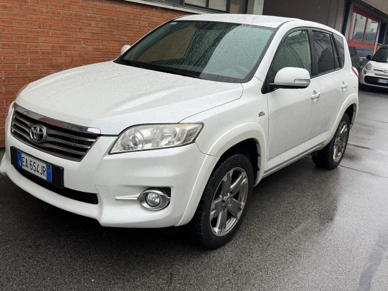 Toyota Rav4 Full-2.2d 150kc-Navi-Камера-Кожа-Подгрев-4х4, снимка 1 - Автомобили и джипове - 48132646