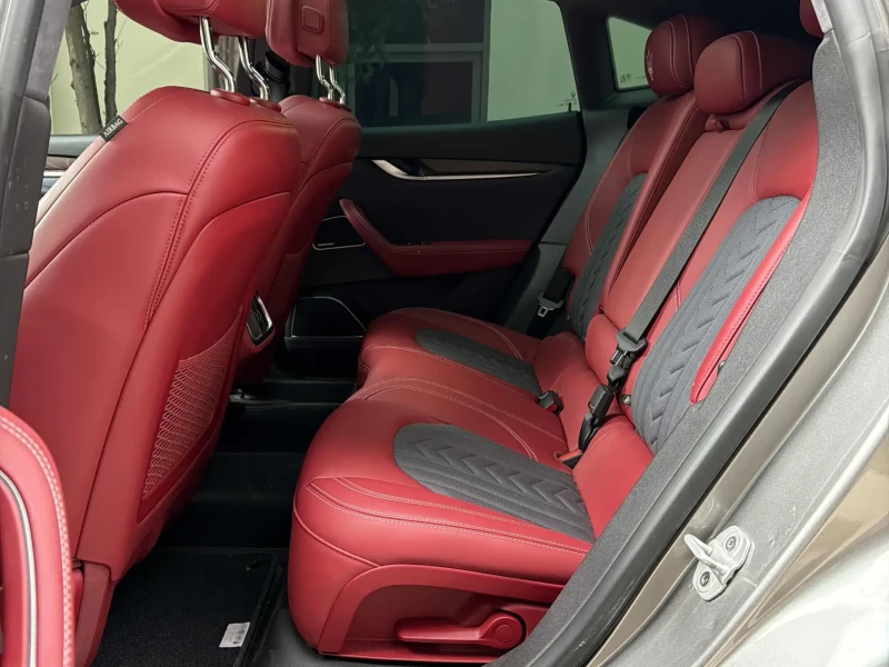 Maserati Levante * GT* CARFAX * БЕЗ ПЪРВОНАЧАЛНА ВНОСКА, снимка 11 - Автомобили и джипове - 52638375