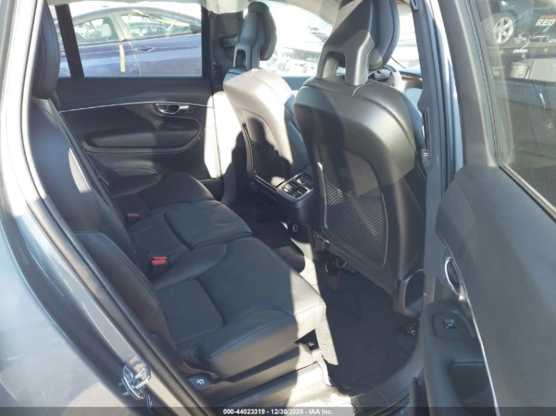 Volvo Xc90 2l T6 Momentum 7 Passenger, снимка 8 - Автомобили и джипове - 53502229