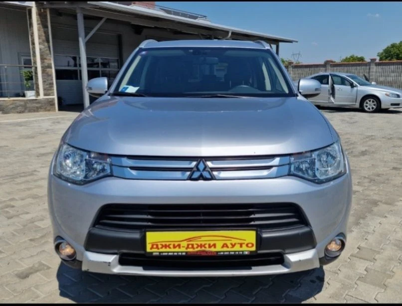 Mitsubishi Outlander 2.2 DID AWD - изображение 2