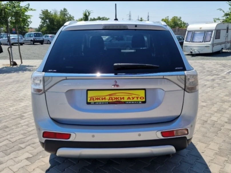 Mitsubishi Outlander 2.2 DID AWD - изображение 5