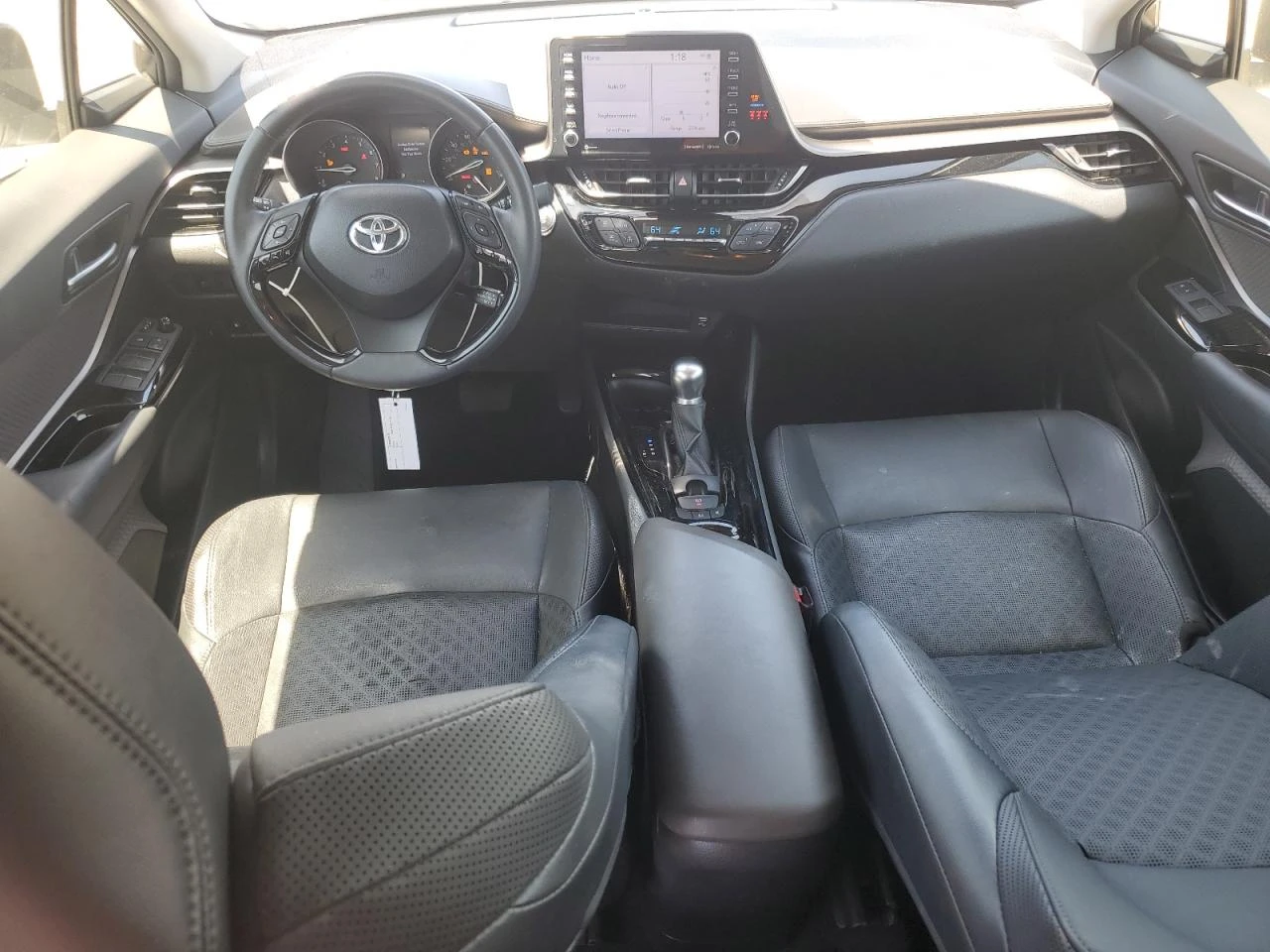 Toyota C-HR XLE - изображение 8