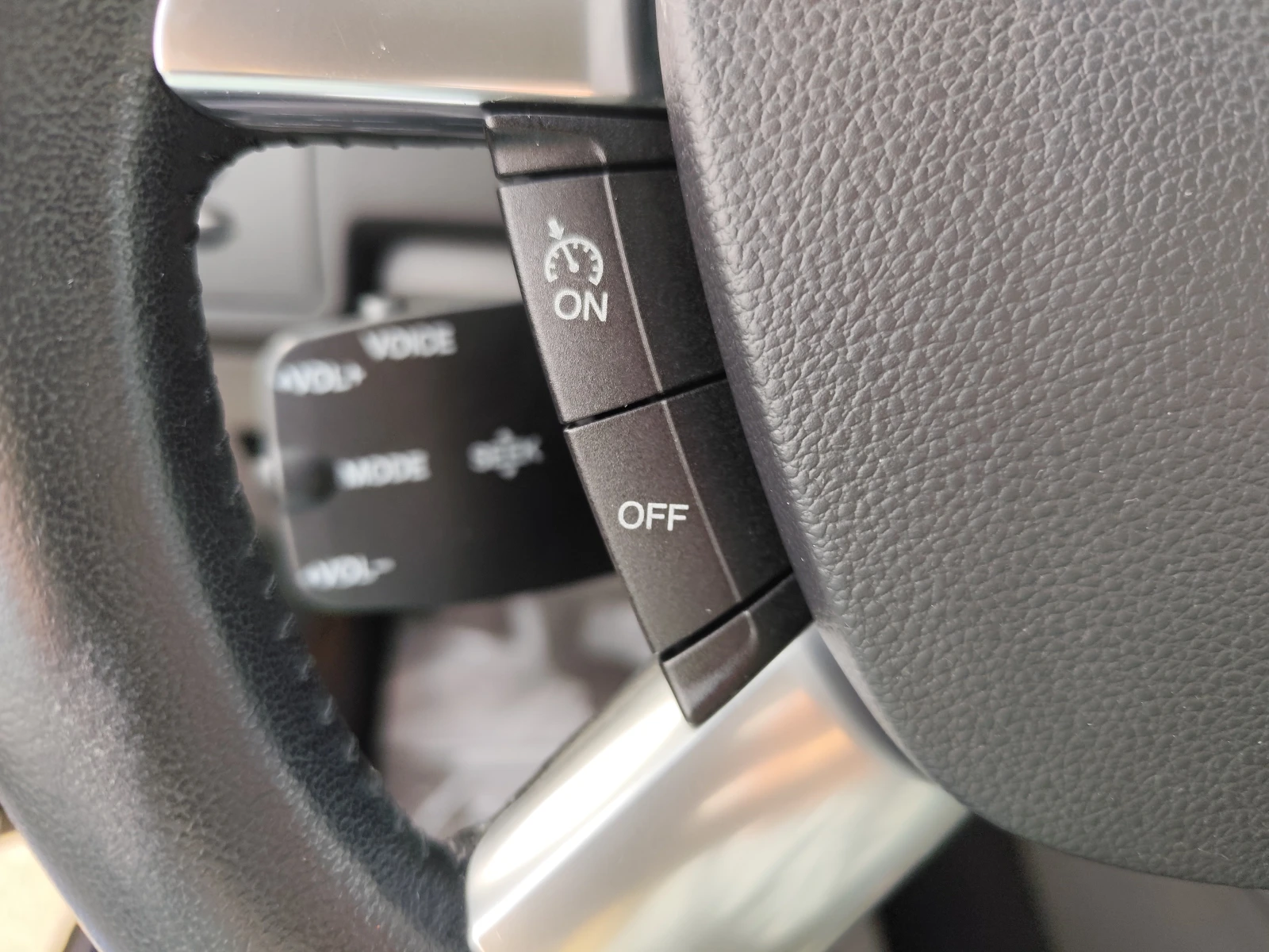 Ford Kuga 2.0TDCi АВТОМАТИК* ЕURO5A КОЖА* ПОДГРЕВ* 4X4* FUL - изображение 8