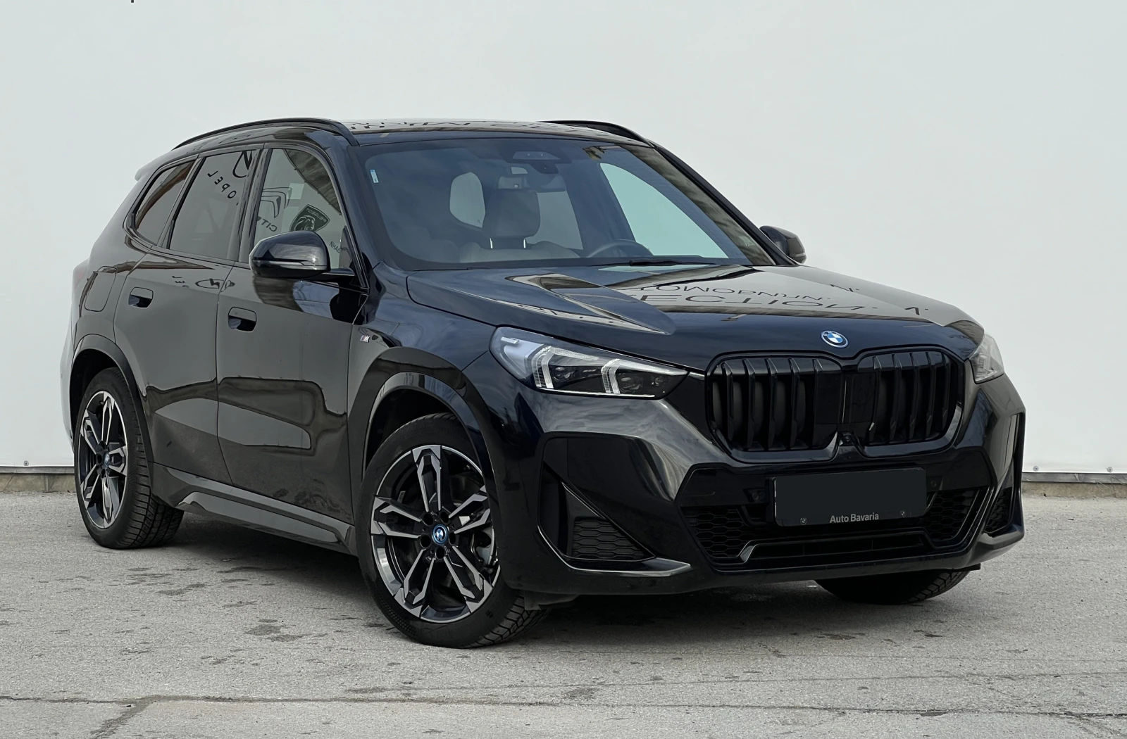 BMW X1 xDrive 30e - изображение 3