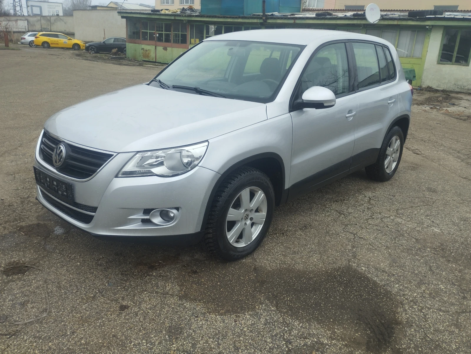 VW Tiguan 2000к 140к 4x4 - изображение 2