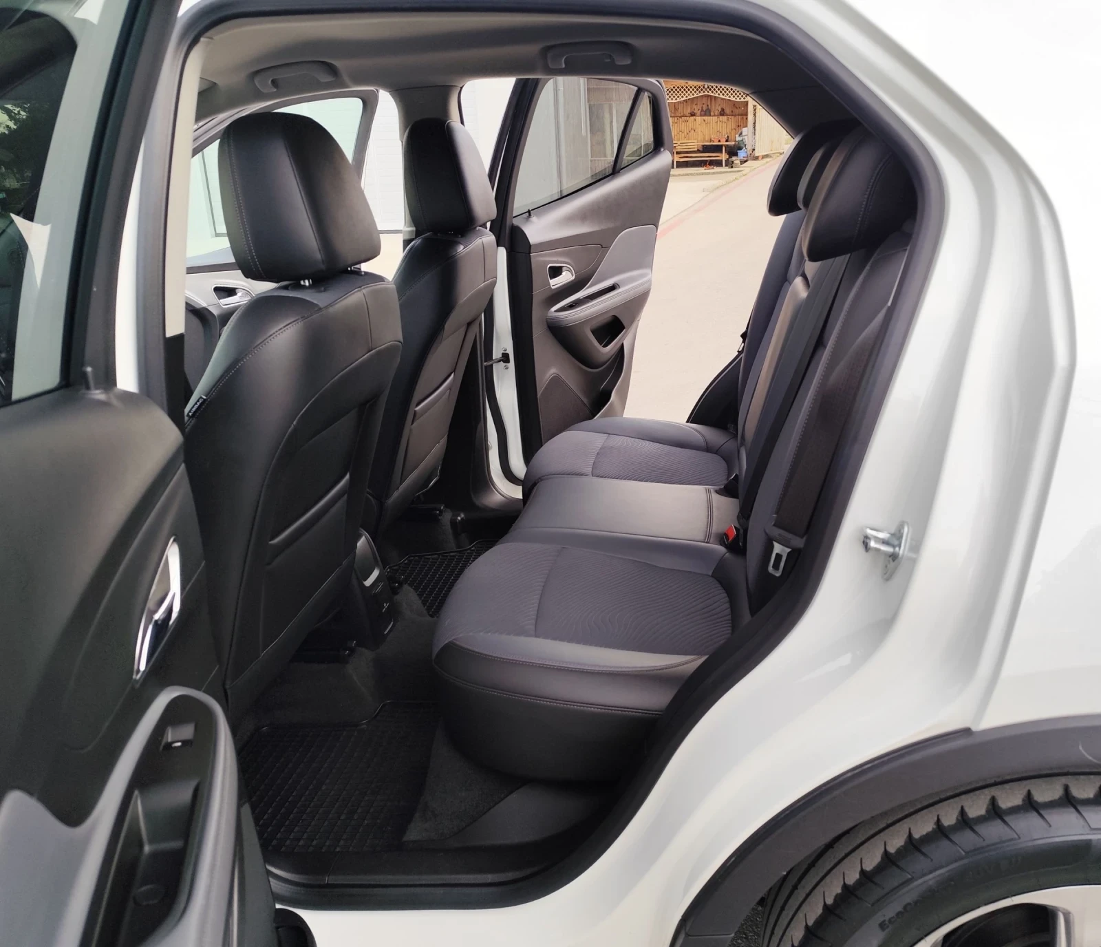 Opel Mokka 1.7CDTI-131кс-6ск.-EURO-5B, снимка 11 - Автомобили и джипове - 53802331