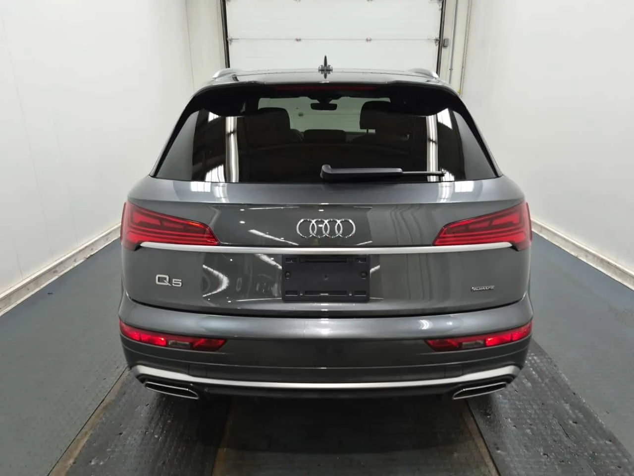 Audi Q5 * S LINE PREMIUM PLUS * CARFAX * 2 КЛЮЧА * ПАНО * , снимка 5 - Автомобили и джипове - 54365836