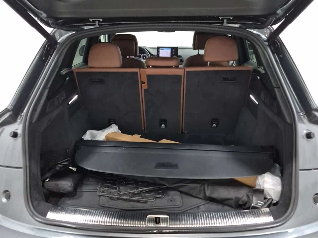 Audi Q5 * S LINE PREMIUM PLUS * CARFAX * 2 КЛЮЧА * ПАНО * , снимка 15 - Автомобили и джипове - 54365836