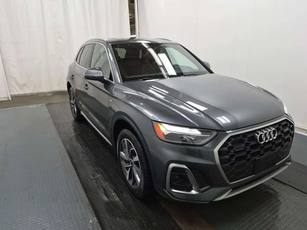 Audi Q5 * S LINE PREMIUM PLUS * CARFAX * 2 КЛЮЧА * ПАНО * , снимка 2 - Автомобили и джипове - 54365836