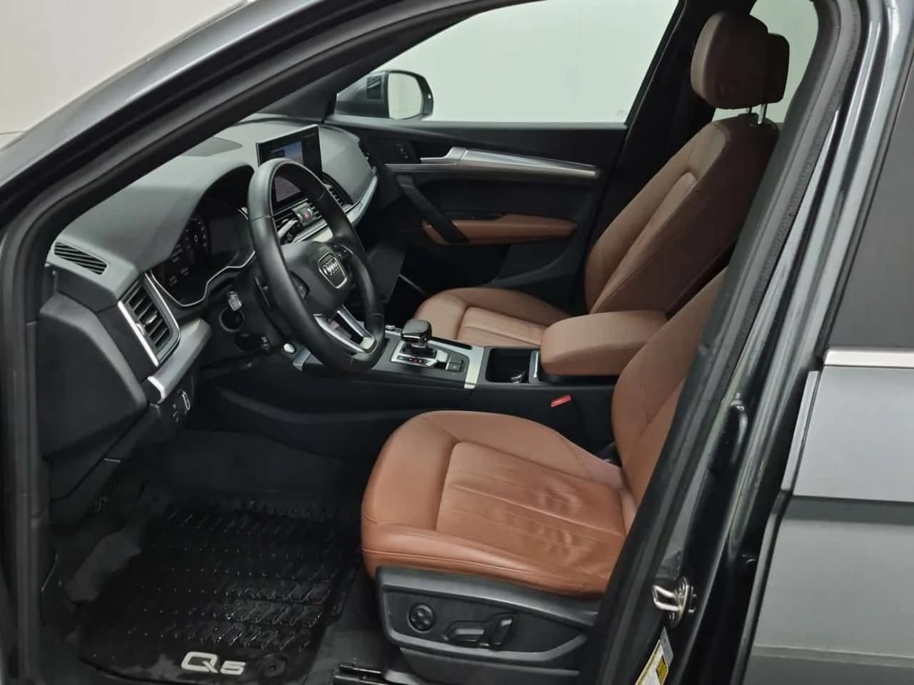 Audi Q5 * S LINE PREMIUM PLUS * CARFAX * 2 КЛЮЧА * ПАНО * , снимка 9 - Автомобили и джипове - 54365836