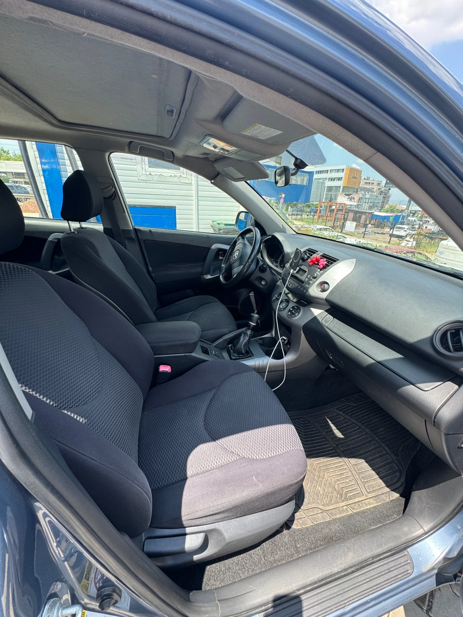 Toyota Rav4, снимка 14 - Автомобили и джипове - 55100986