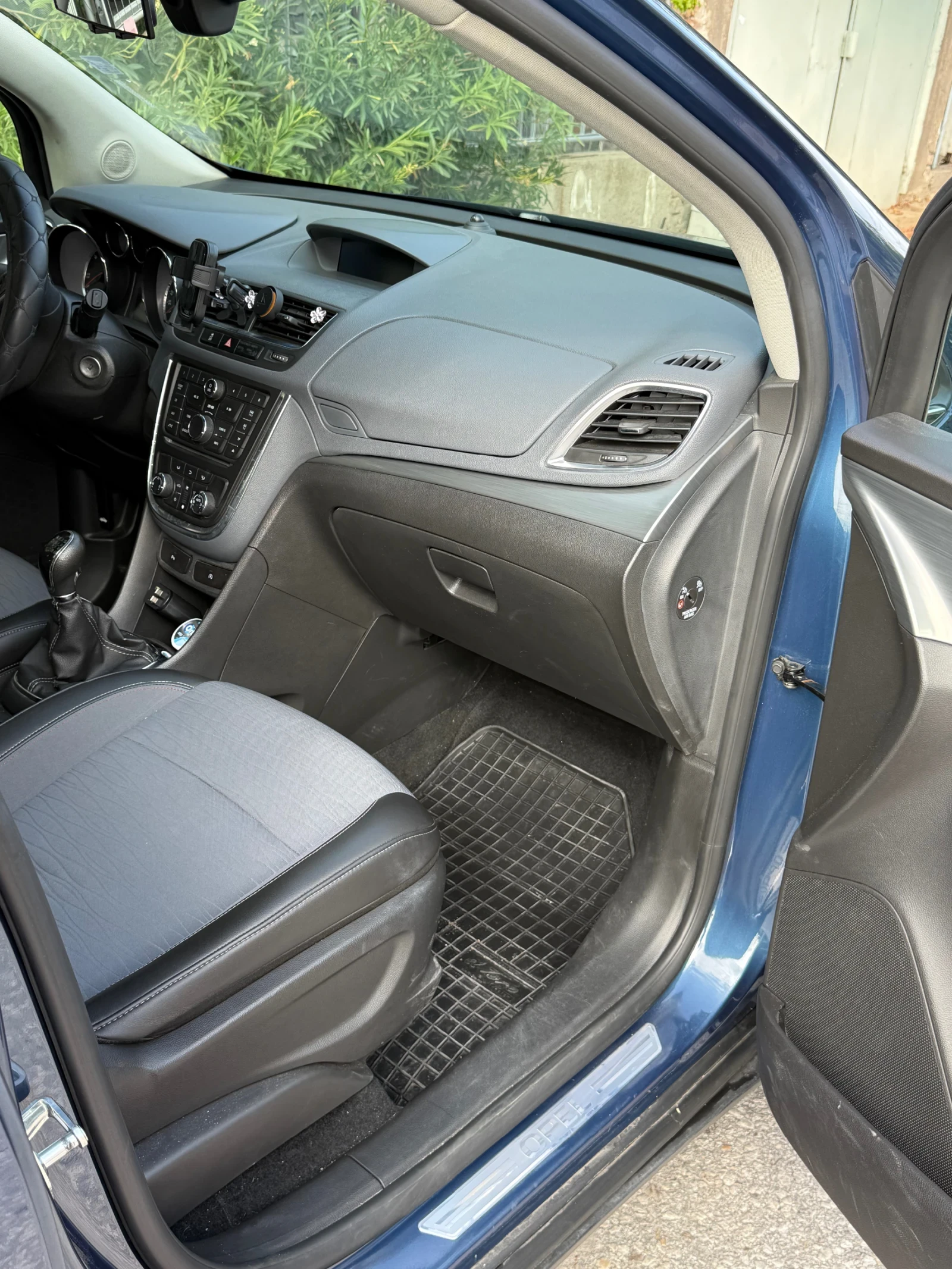 Opel Mokka, снимка 9 - Автомобили и джипове - 56106039