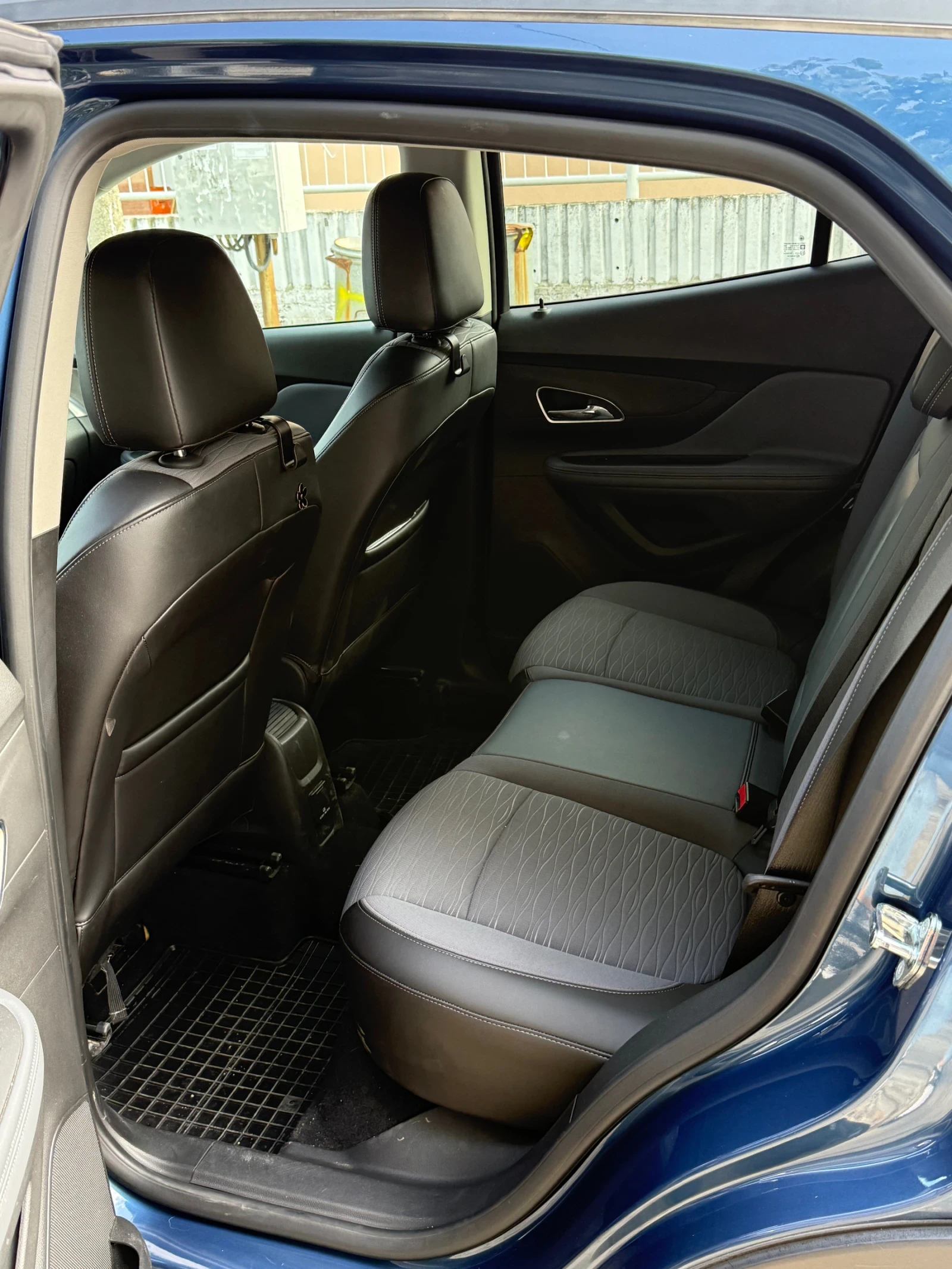 Opel Mokka, снимка 7 - Автомобили и джипове - 56106039