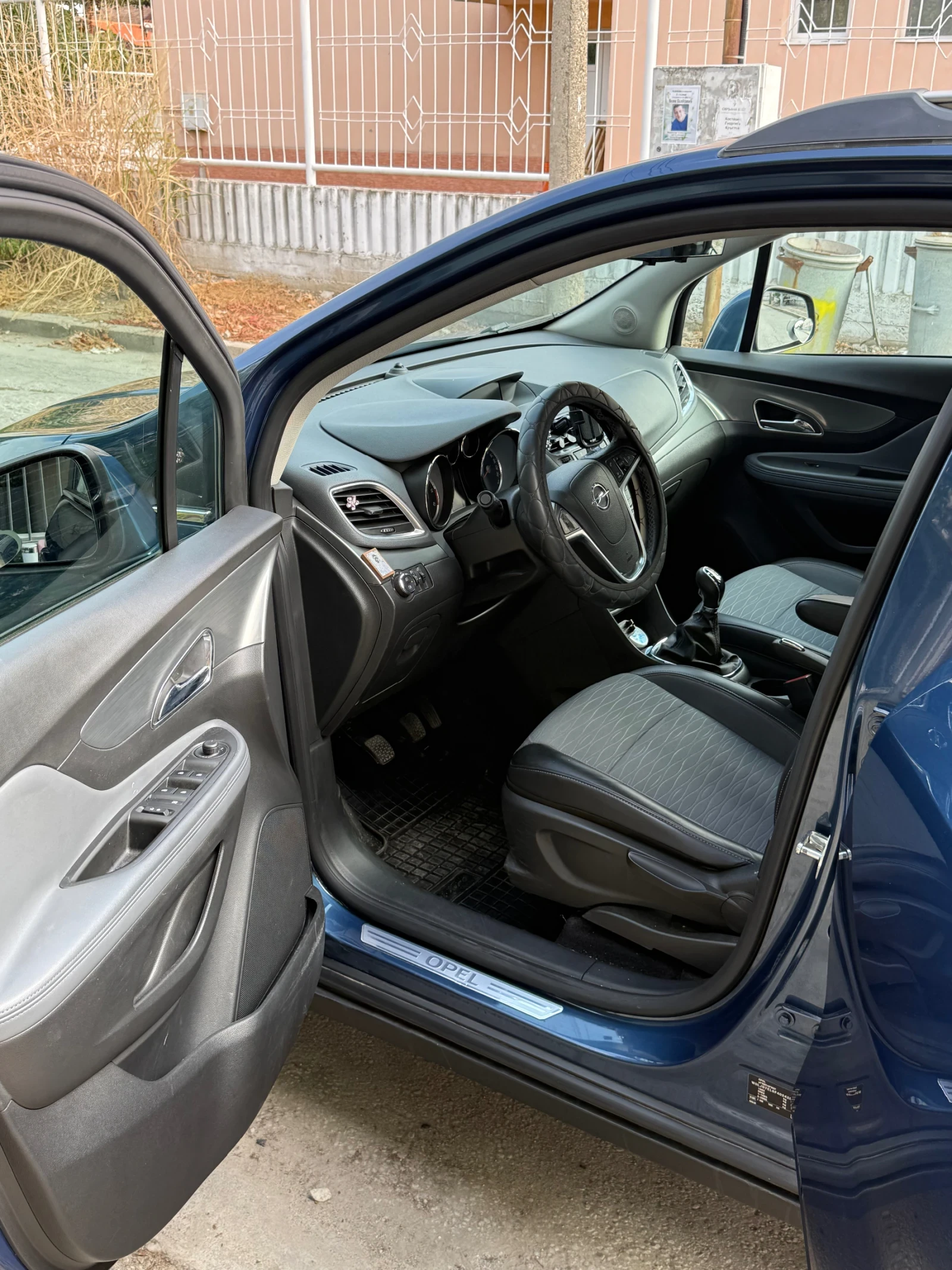 Opel Mokka, снимка 6 - Автомобили и джипове - 56106039