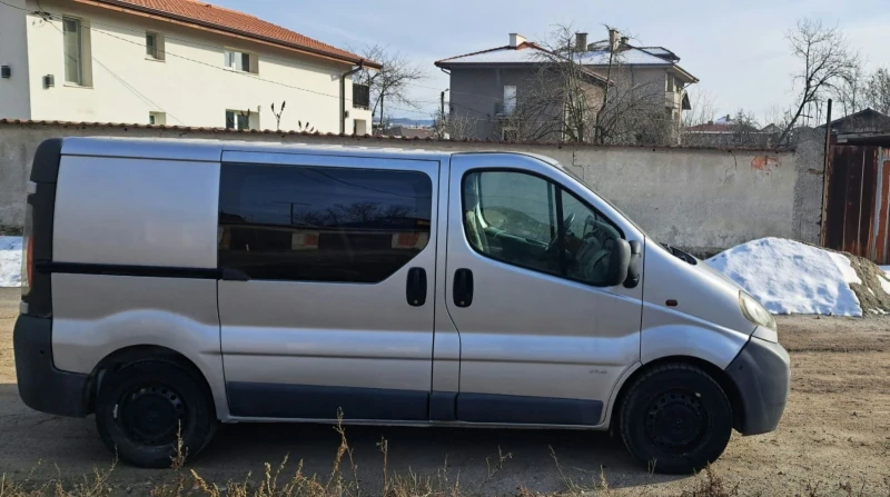 Opel Vivaro 1.9 KLIMA, 6+ 1, снимка 10 - Бусове и автобуси - 49242527