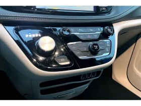 Chrysler Pacifica * Heated Seats Wheel | Power Doors | Safety Tech * - 25850 € / 50558.21 лв. - 89617398 12