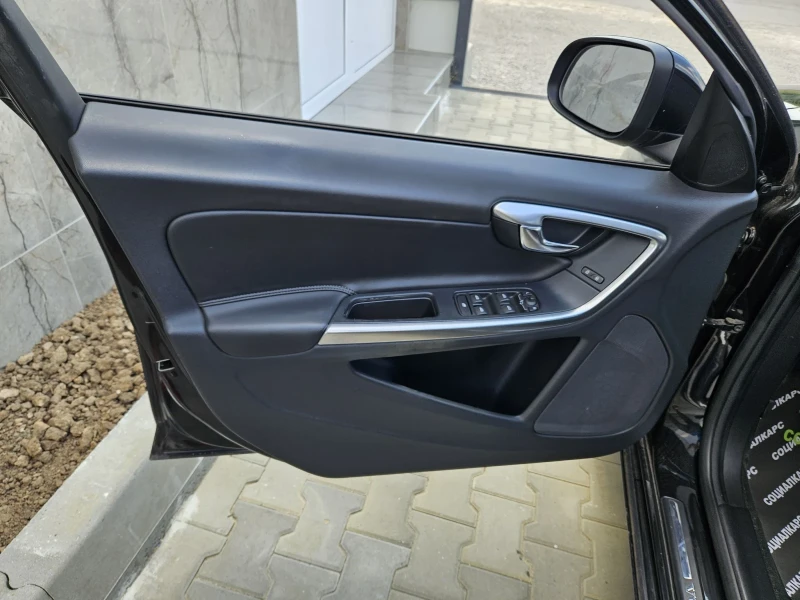 Volvo V60 Facelift , снимка 9 - Автомобили и джипове - 46389353