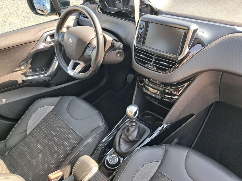 Peugeot 2008 1.6HDI 120hp Allure Pano Skay UrbanCross , снимка 13 - Автомобили и джипове - 49080894