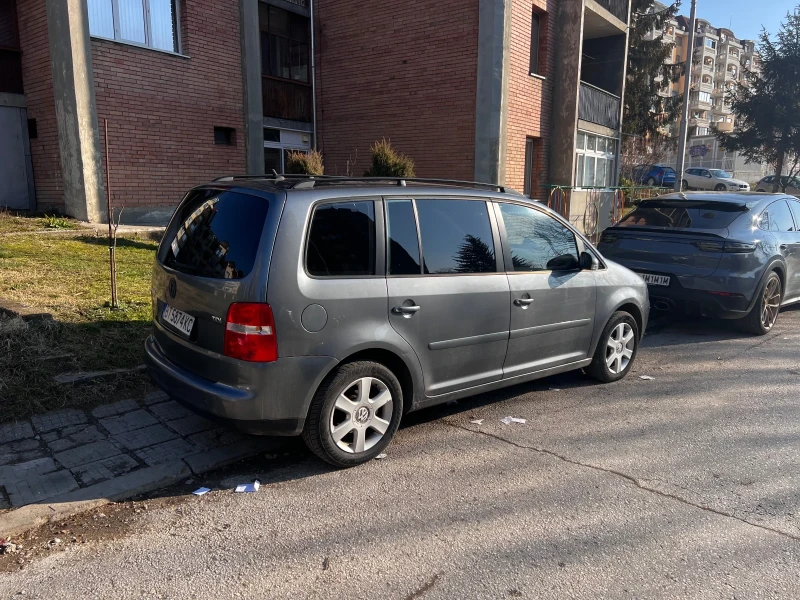 VW Touran, снимка 1 - Автомобили и джипове - 49362956