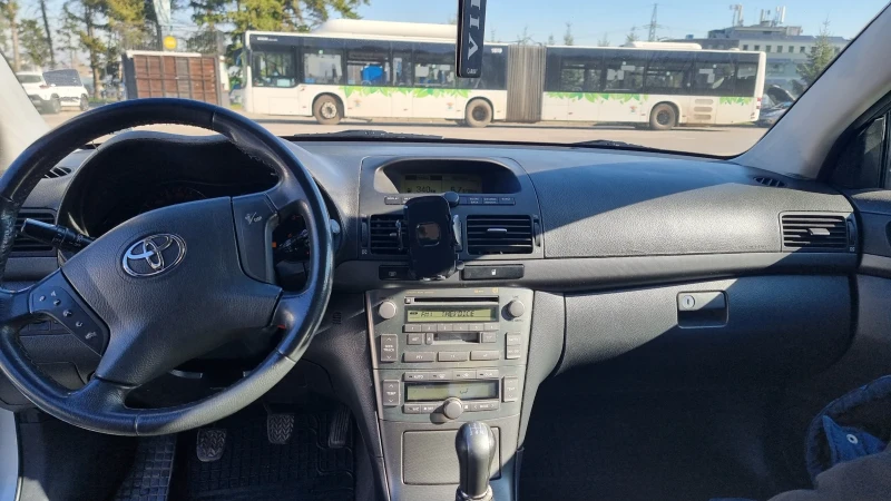 Toyota Avensis 2.0 D4D, снимка 10 - Автомобили и джипове - 49583310