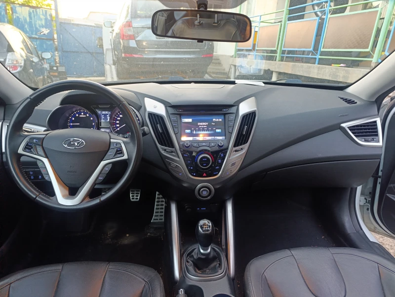 Hyundai Veloster  1.6 GDI кожа, навигация , снимка 13 - Автомобили и джипове - 50553676