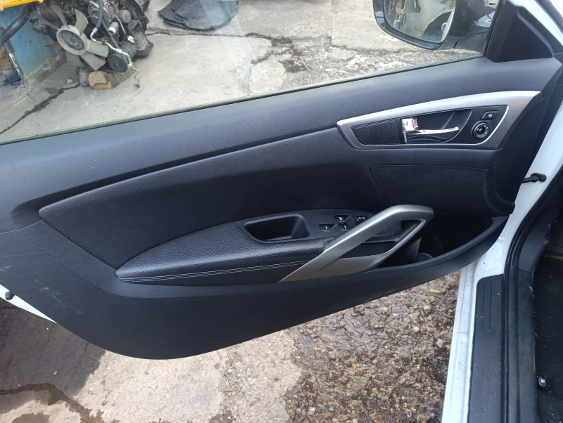 Hyundai Veloster  1.6 GDI кожа, навигация , снимка 5 - Автомобили и джипове - 50553676