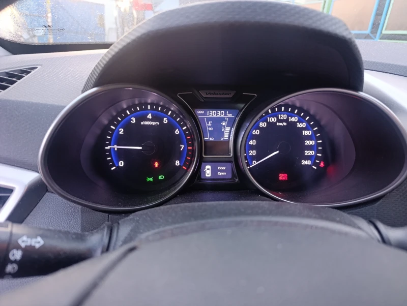 Hyundai Veloster  1.6 GDI кожа, навигация , снимка 7 - Автомобили и джипове - 50553676