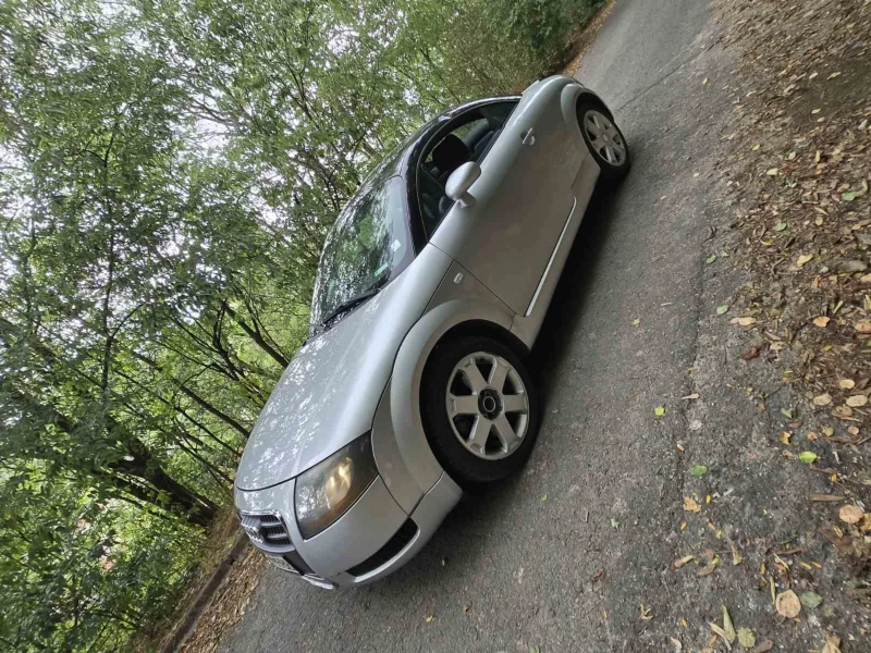 Audi Tt Audi TT 1.8i, снимка 4 - Автомобили и джипове - 51898196