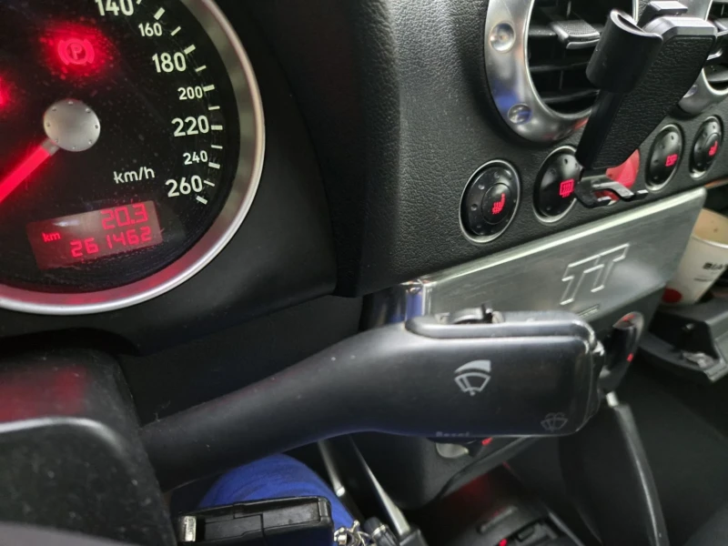 Audi Tt Audi TT 1.8i, снимка 6 - Автомобили и джипове - 51898196