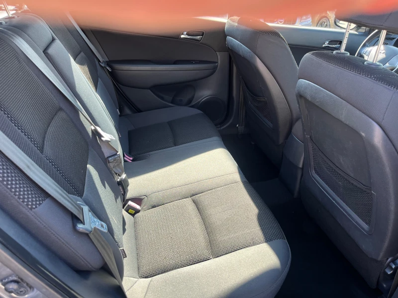 Hyundai I30 1.6i DOHC, снимка 11 - Автомобили и джипове - 51792129