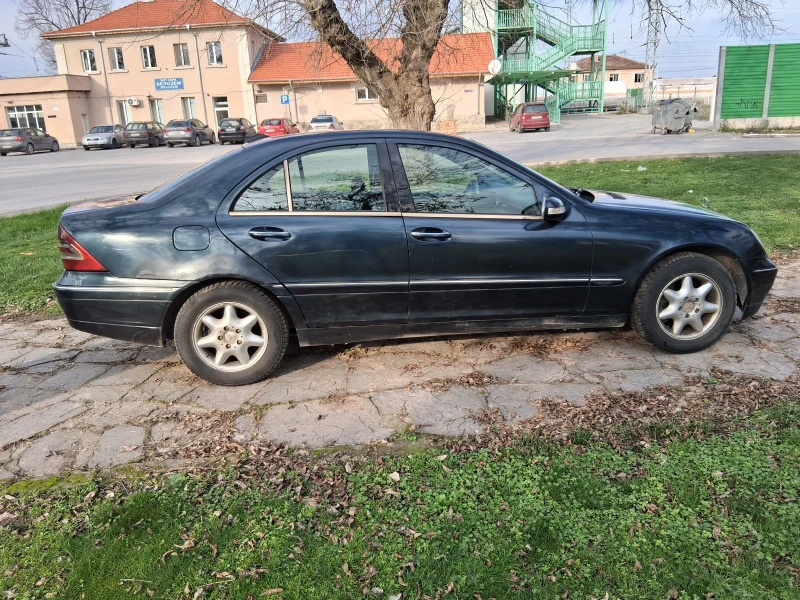 Mercedes-Benz C 220 C220 Дизел, снимка 4 - Автомобили и джипове - 52664737