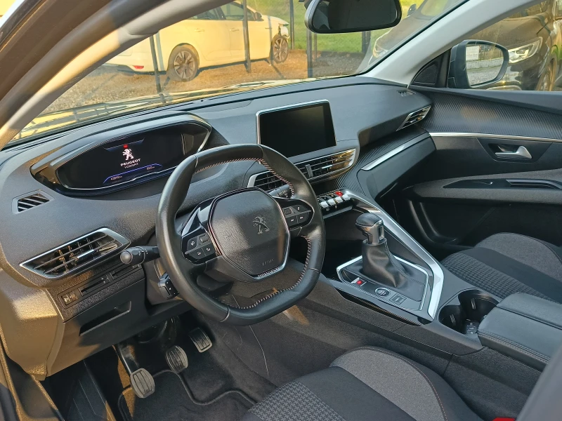 Peugeot 3008 1.2vti Facelift, снимка 13 - Автомобили и джипове - 52771446