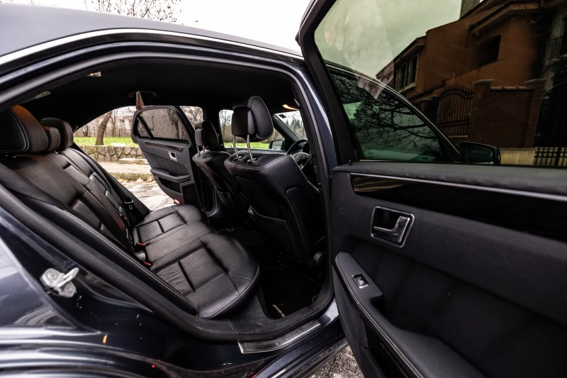 Mercedes-Benz E 250 AMG/Avantgarde, снимка 12 - Автомобили и джипове - 52894885