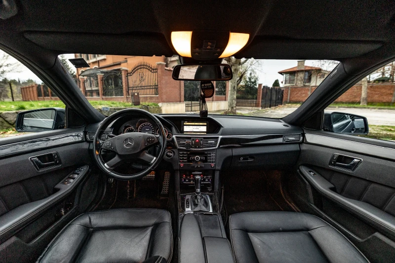 Mercedes-Benz E 250 AMG/Avantgarde, снимка 11 - Автомобили и джипове - 52894885