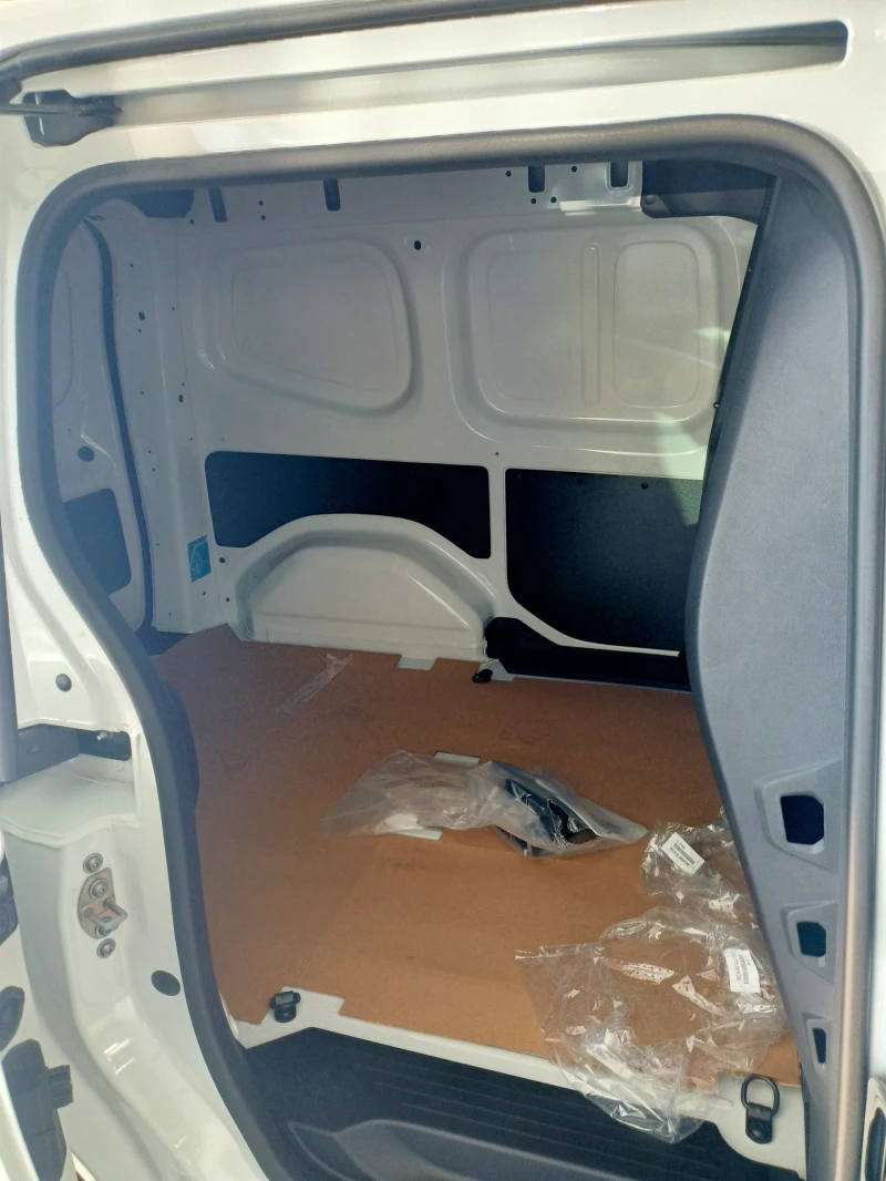 Renault Kangoo 1900Евро за получаване, 1.5DCi 1+ 1м - Чисто нов!, снимка 3 - Автомобили и джипове - 53072897