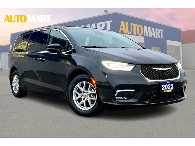 Chrysler Pacifica * Heated Seats Wheel | Power Doors | Safety Tech *