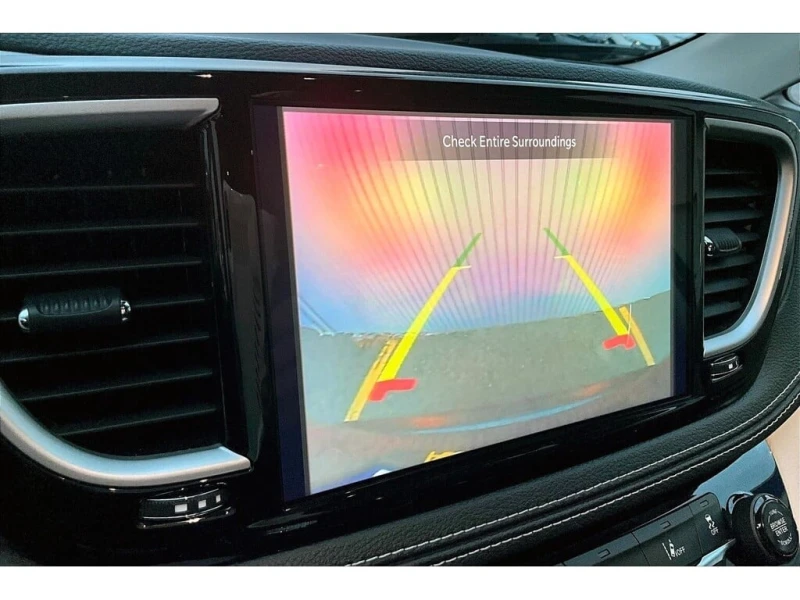 Chrysler Pacifica * Heated Seats Wheel | Power Doors | Safety Tech *, снимка 13 - Автомобили и джипове - 53102773