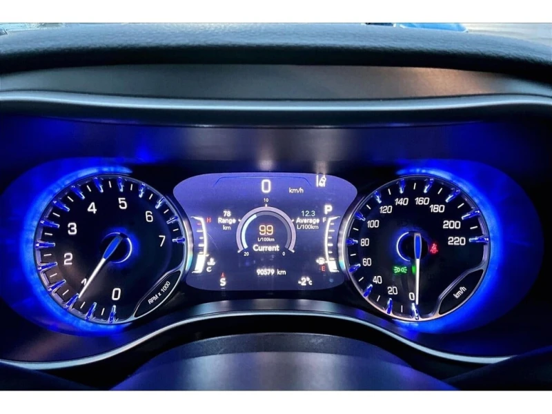 Chrysler Pacifica * Heated Seats Wheel | Power Doors | Safety Tech *, снимка 7 - Автомобили и джипове - 53102773